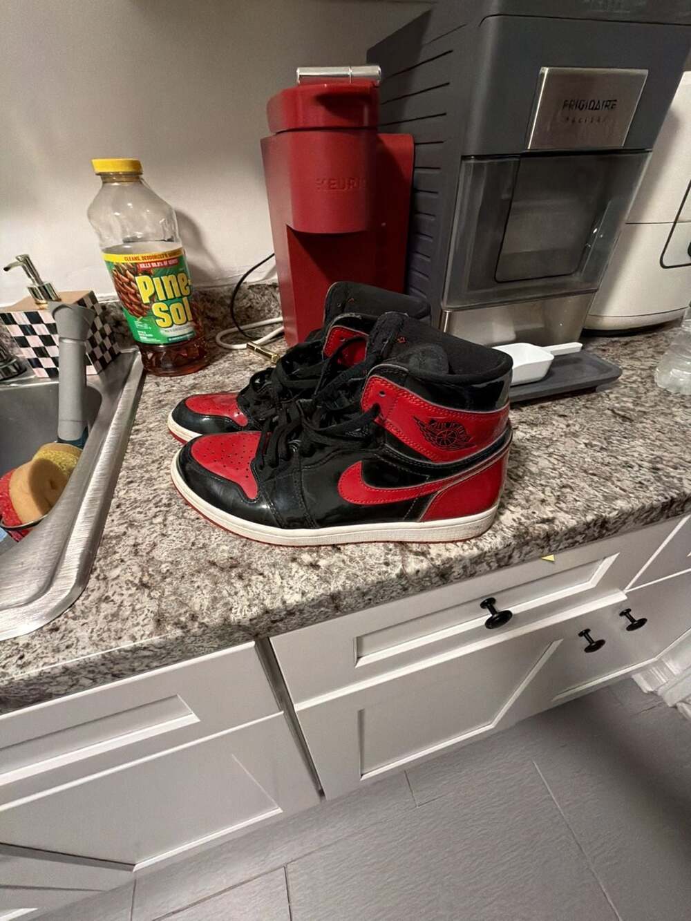 Air Jordan 1 Retro High OG 'Patent Bred' (555088-063)